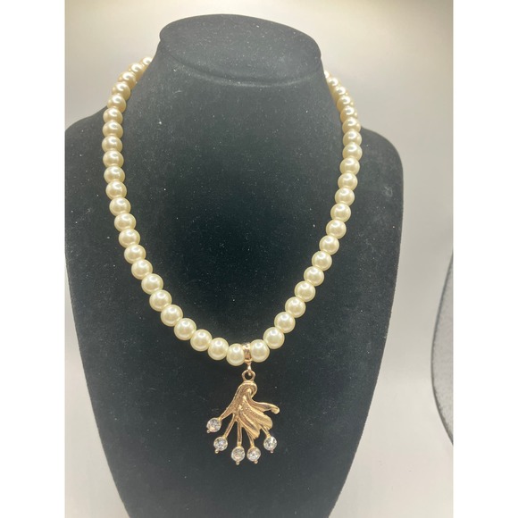 Faux Pearls Gold-Tone Pendant with Rhinestones 18" Necklace! - Picture 2 of 10